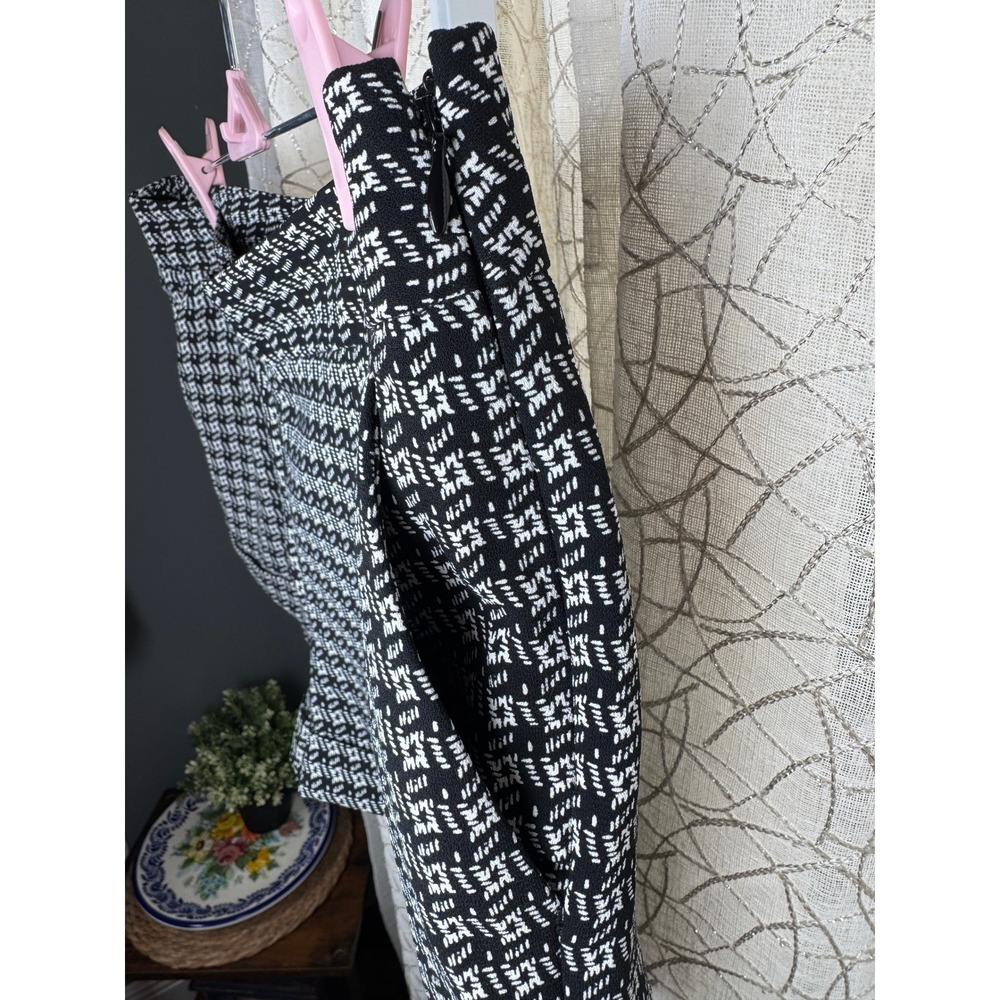 Express Classic Black & White Check‎ Shorts Pleated Front Side Zipper Size 8 - Picture 4 of 8